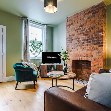 New! Gorgeous 2-Bed Home In Chester City Centre By 53 Degrees Property - Incredible Location, Ideal For Small Groups - Sleeps 6! Екстер'єр фото