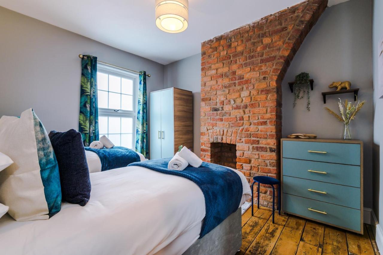 New! Gorgeous 2-Bed Home In Chester City Centre By 53 Degrees Property - Incredible Location, Ideal For Small Groups - Sleeps 6! Екстер'єр фото