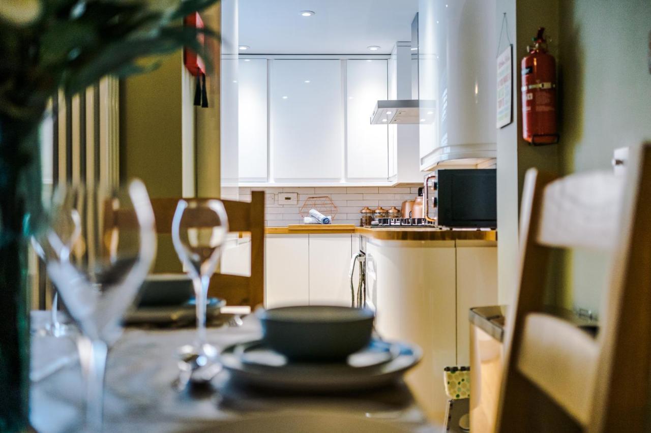 New! Gorgeous 2-Bed Home In Chester City Centre By 53 Degrees Property - Incredible Location, Ideal For Small Groups - Sleeps 6! Екстер'єр фото